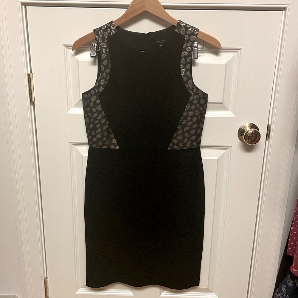 VGUC Ann Taylor black and gold leopard sheath dress with back detail